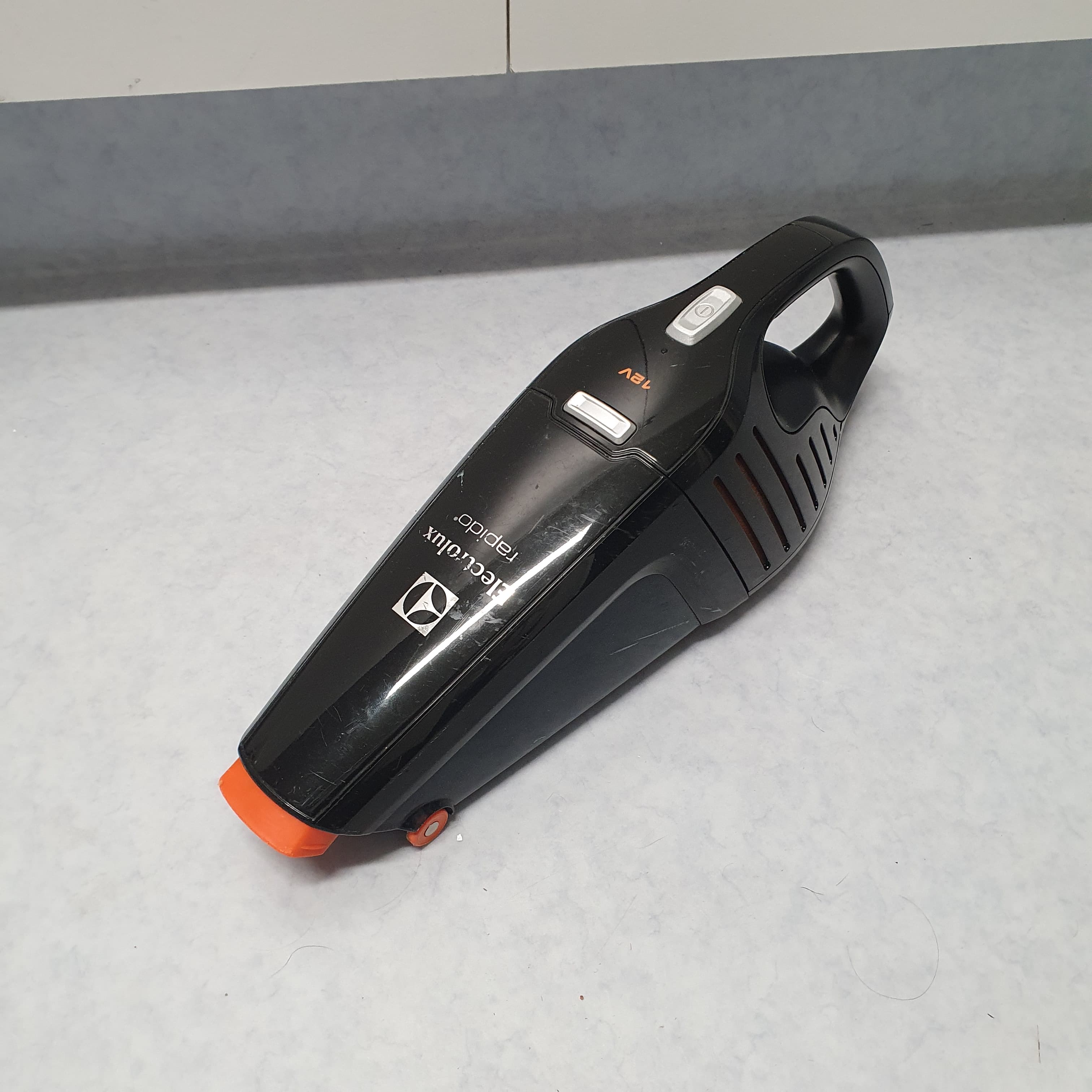 Latch Handheld Vacuum Cleaner — David (PRINTABLES)