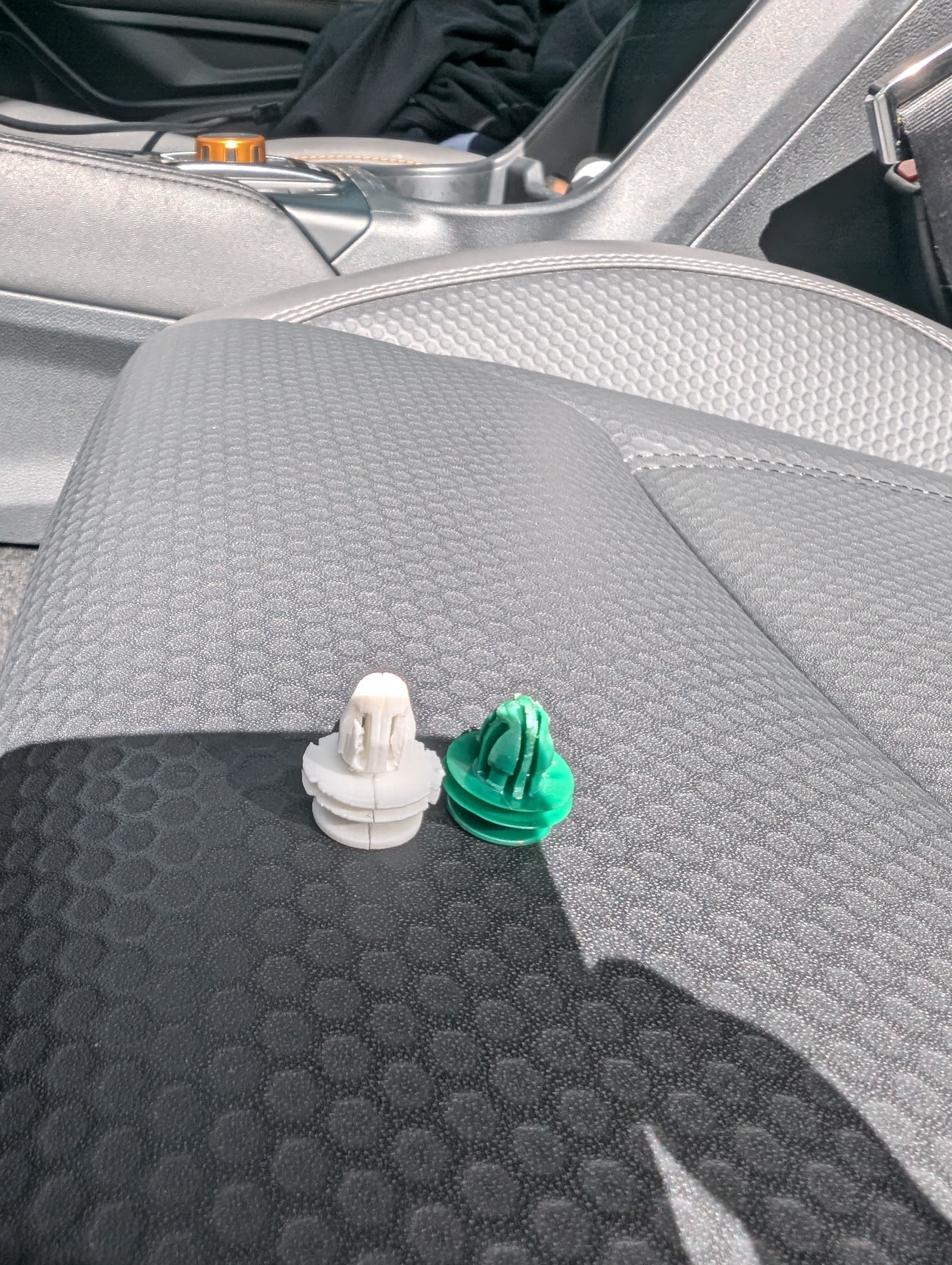 Car Panel Clip — Karagula (PRINTABLES)