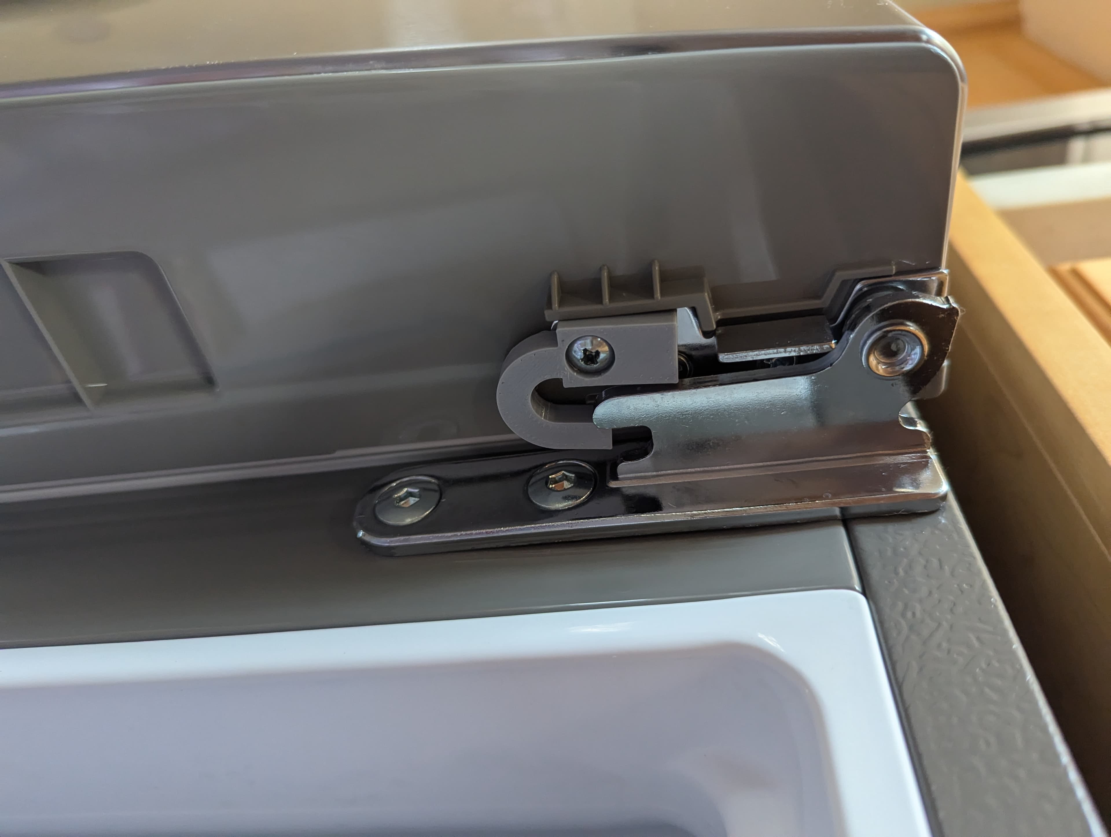 Thinq Refrigerator Door Stop Closer — d4l3k (PRINTABLES)